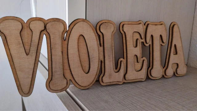 Otra vista de Nombre decorativo personalizado en MDF de 3 mm