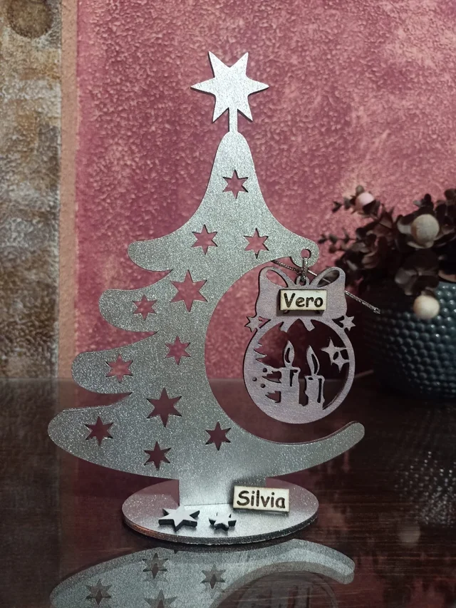 Vista 2 de Arbolito de Navidad pintado a mano