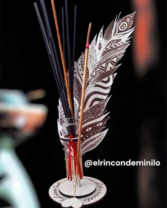 Fotografía de Portaincienso con pluma