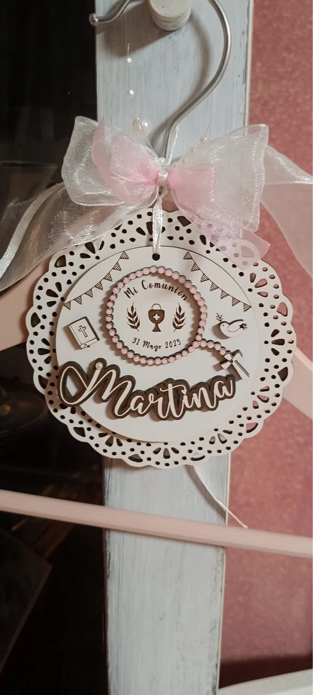 Percha personalizada de comunión en MDF de 3 mm - fotografía del artículo