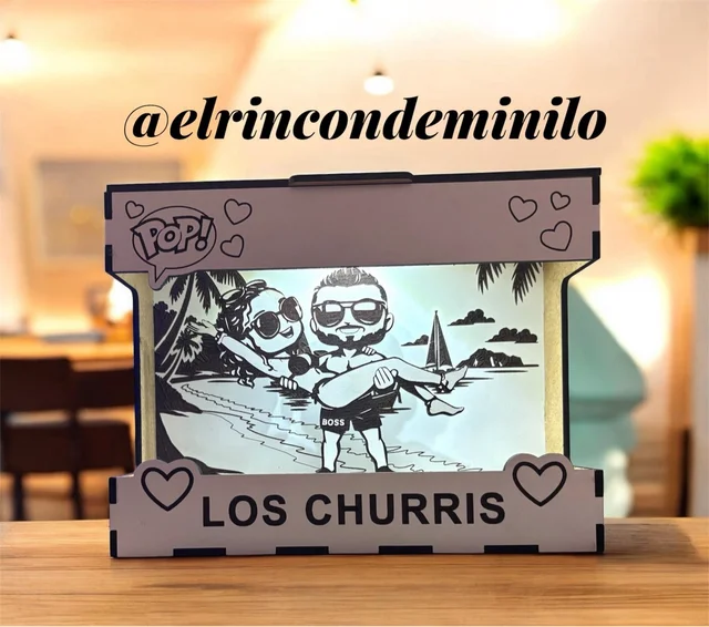 Vista 2 de Marco iluminado de personajes personalizados